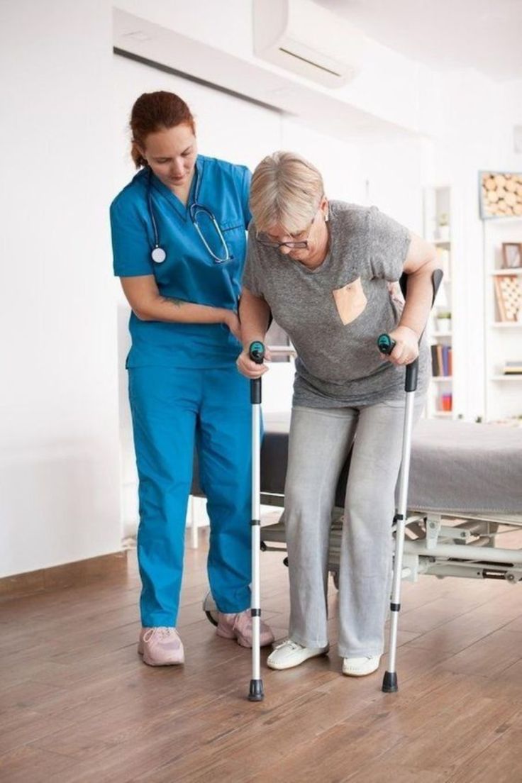 Caregiver providing home support to a senior in Rhode Island